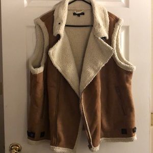 EUC Adorable fall/winter vest